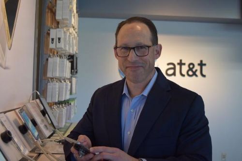 AT&T Mobility CEO񂐡Rﰣ